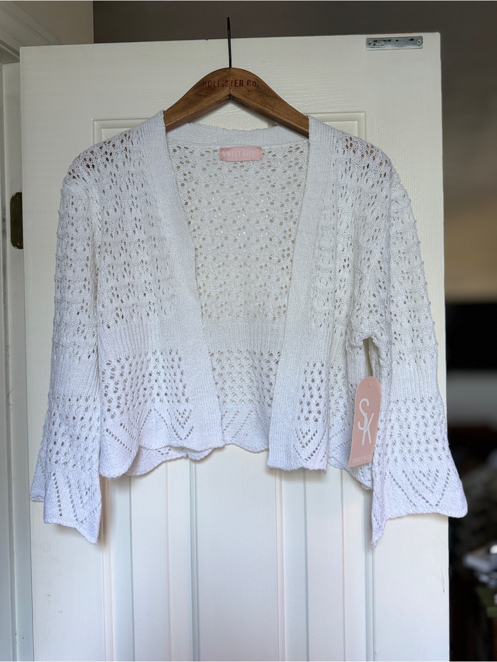 Sweet Kizz White Openwork Cropped Knit Cardigan. Sz S